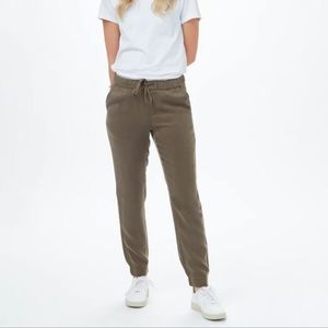 NWOT Pair of Olive Green Women's Tentree Jogger Pants, size small